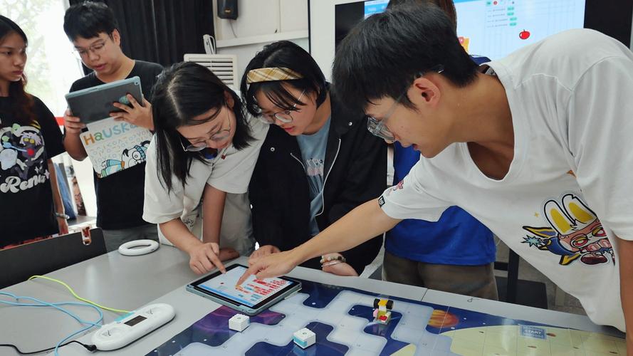 专业课《产品设计2》中的产教融合教学实践